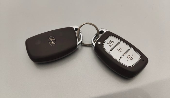 2017 Hyundai Creta SX PLUS AT 1.6 PETROL, Petrol, Automatic, 56,138 km, Key Close Up