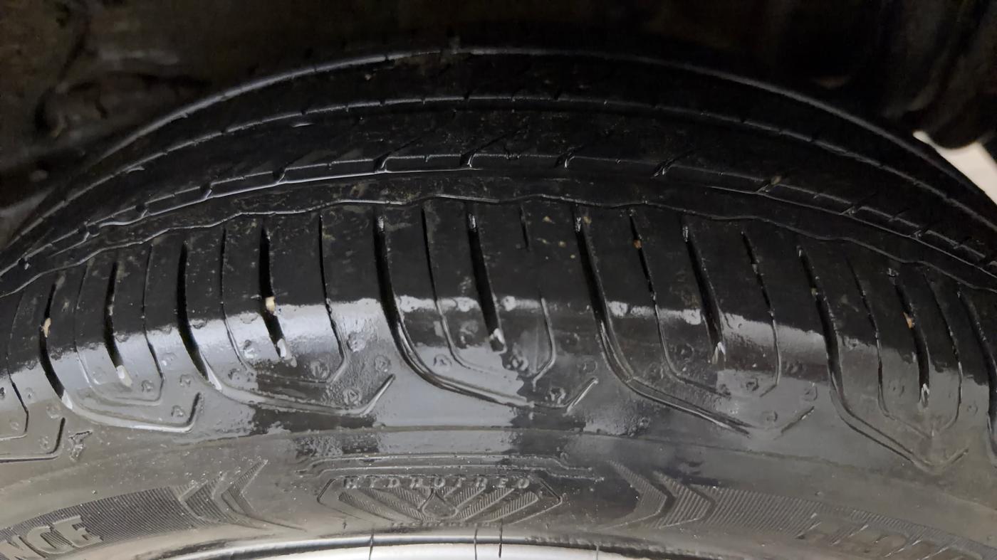 2022 Tata Tiago XZ PLUS CNG, CNG, Manual, 30,697 km, Left Rear Tyre Tread