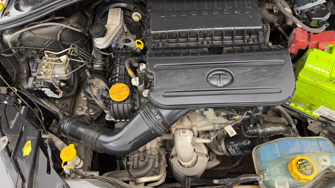 2022 Tata Tiago XZ PLUS CNG, CNG, Manual, 30,697 km, Engine View - Right