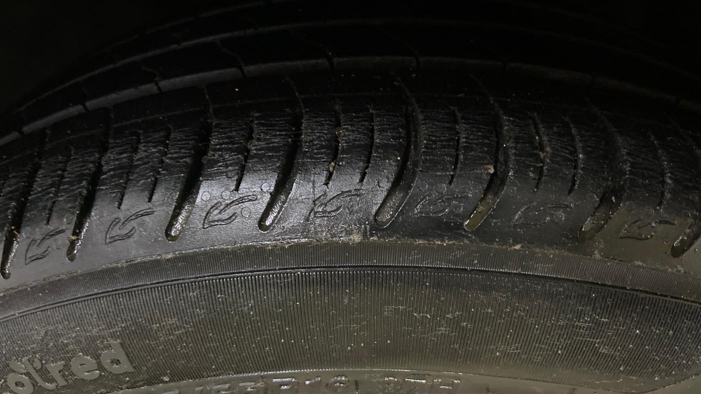 2022 Tata ALTROZ XZ PLUS PETROL, Petrol, Manual, 12,856 km, Left Front Tyre Tread