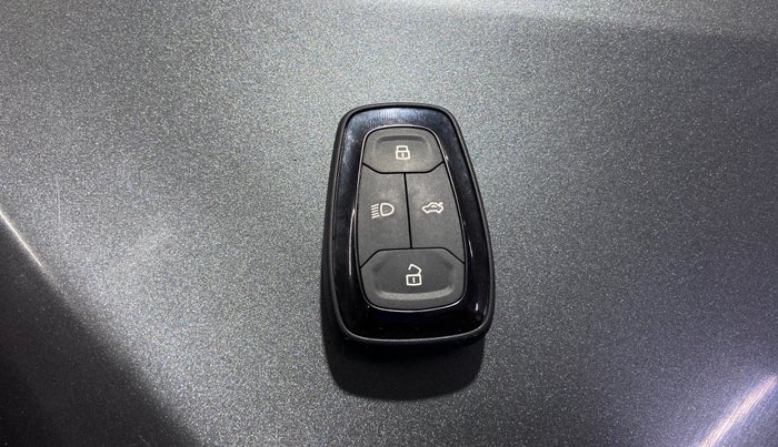 2022 Tata ALTROZ XZ PLUS PETROL, Petrol, Manual, 12,856 km, Key Close Up