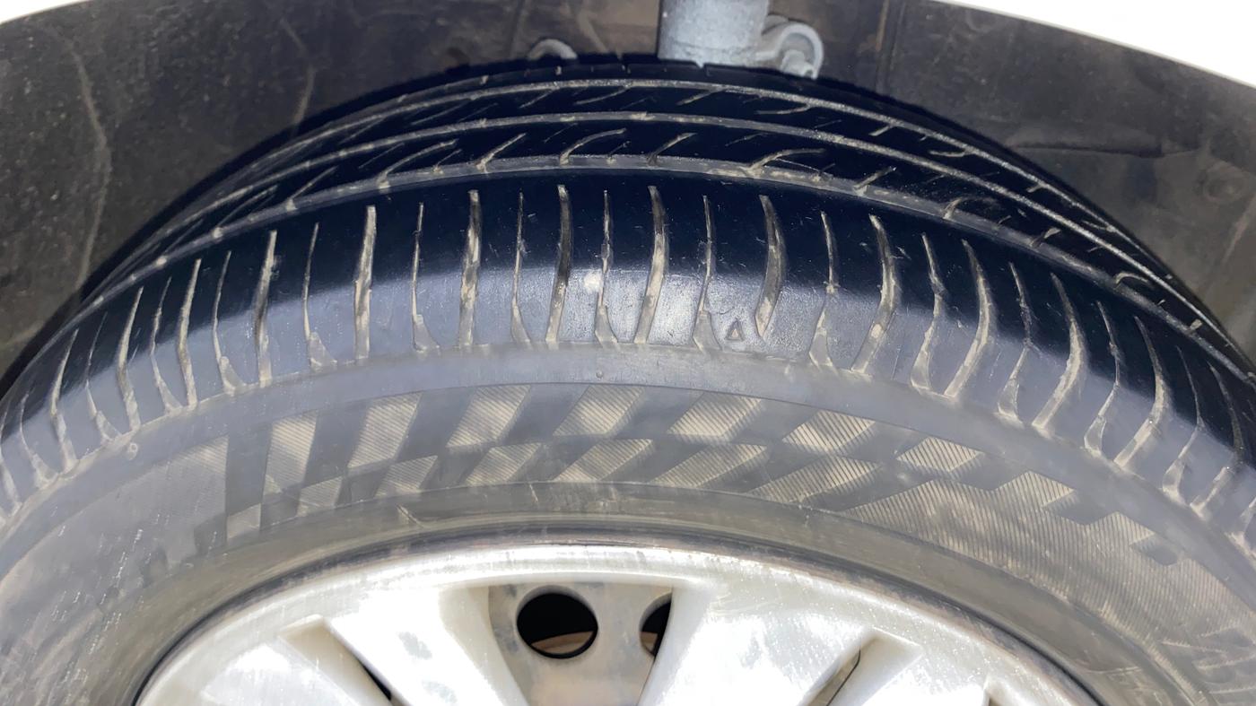 2015 Honda City 1.5L I-VTEC SV, Petrol, Manual, 1,11,534 km, Right Front Tyre Tread