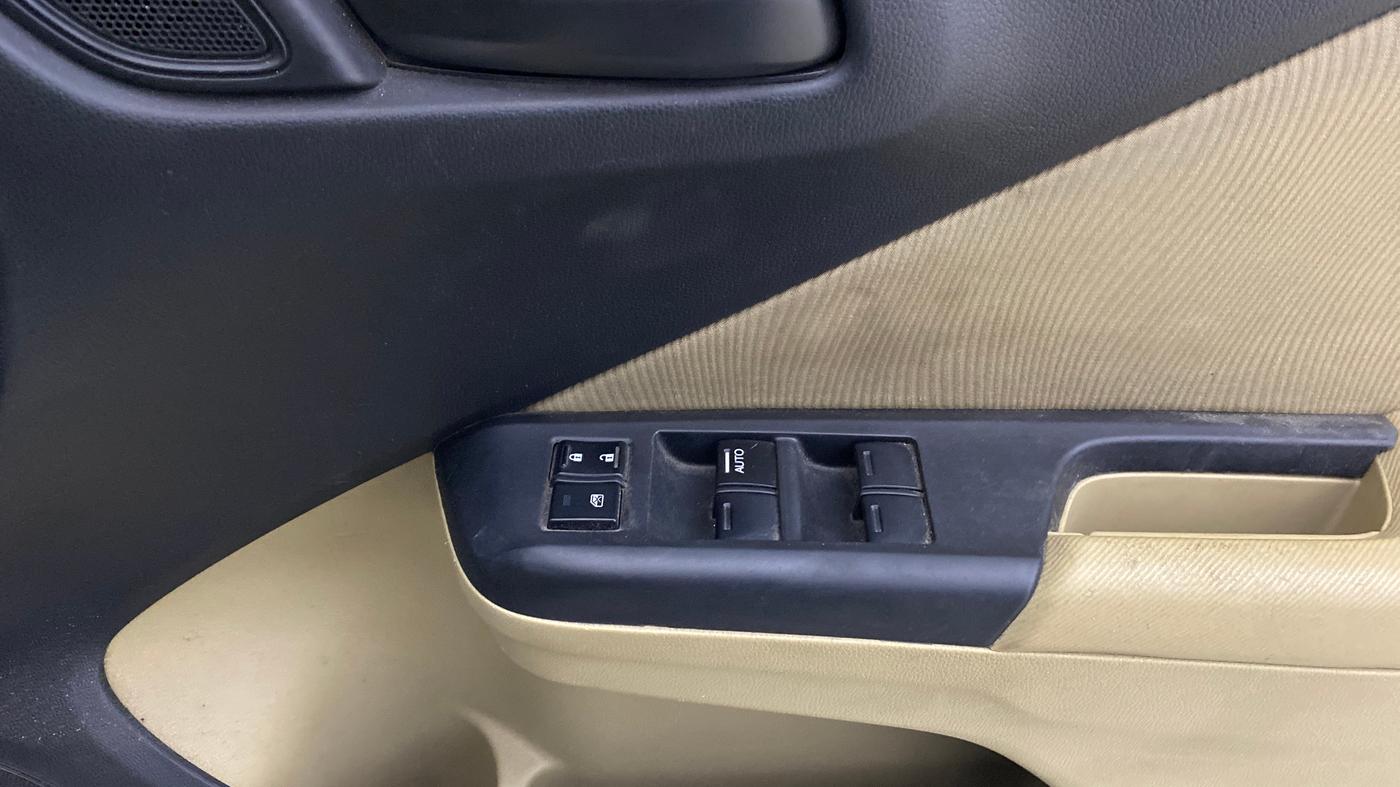 2015 Honda City 1.5L I-VTEC SV, Petrol, Manual, 1,11,534 km, Driver Side Door Panels Control