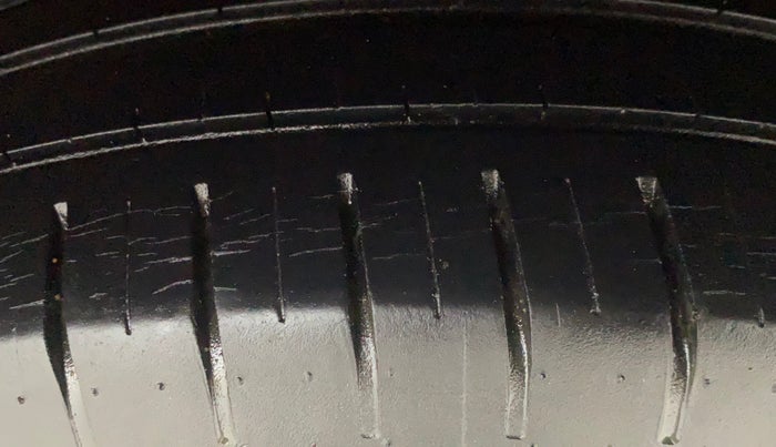 2017 Maruti Baleno ALPHA PETROL 1.2, Petrol, Manual, 30,620 km, Left Rear Tyre Tread