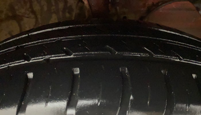 2021 Maruti Swift VXI, Petrol, Manual, 30,823 km, Right Front Tyre Tread