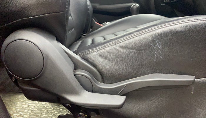 2021 Maruti Swift VXI, Petrol, Manual, 30,823 km, Driver Side Adjustment Panel