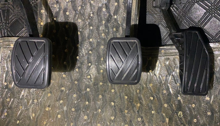 2021 Maruti Swift VXI, Petrol, Manual, 30,823 km, Pedals