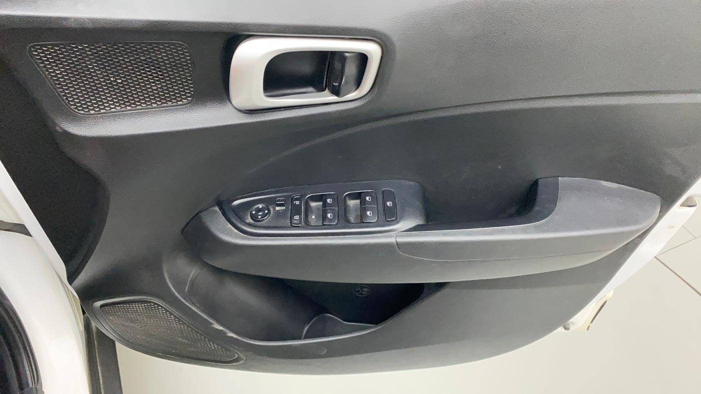 2020 Hyundai VENUE S 1.2, Petrol, Manual, 46,774 km, Driver Side Door Panels Control