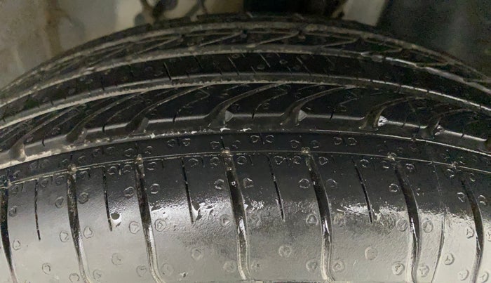 2020 Hyundai VENUE S 1.2, Petrol, Manual, 46,774 km, Right Front Tyre Tread