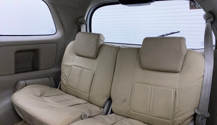 2013 Toyota Innova 2.5 GX 8 STR, Diesel, Manual, 85,234 km, Third Seat Row ( optional )