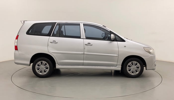 2013 Toyota Innova 2.5 GX 8 STR, Diesel, Manual, 85,234 km, Right Side View