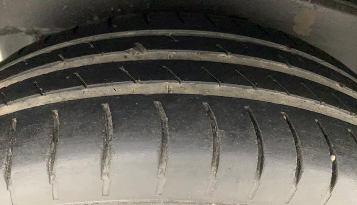 2013 Toyota Innova 2.5 GX 8 STR, Diesel, Manual, 85,234 km, Right Rear Tyre Tread