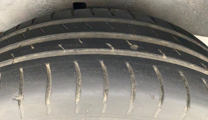 2013 Toyota Innova 2.5 GX 8 STR, Diesel, Manual, 85,234 km, Left Rear Tyre Tread