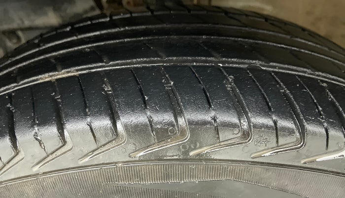 2021 Maruti New Wagon-R 1.0 Lxi (o) cng, CNG, Manual, 17,633 km, Left Front Tyre Tread