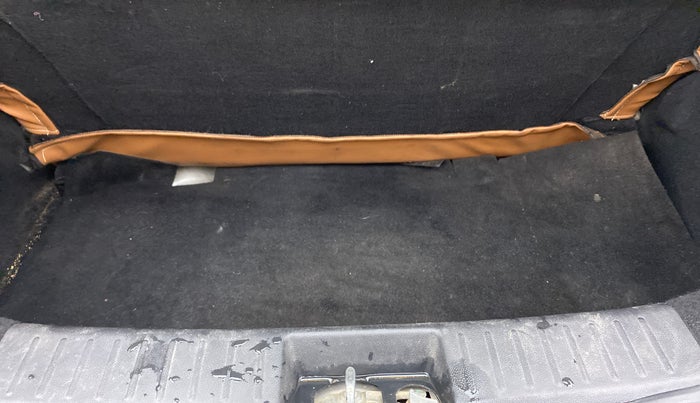 2017 Mahindra KUV 100 NXT K2 P 6 STR, Petrol, Manual, 21,732 km, Boot Inside