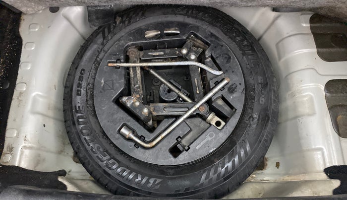 2017 Mahindra KUV 100 NXT K2 P 6 STR, Petrol, Manual, 21,732 km, Spare Tyre