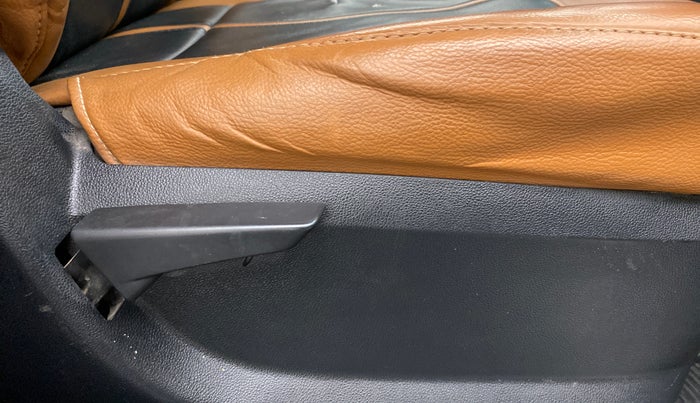 2017 Mahindra KUV 100 NXT K2 P 6 STR, Petrol, Manual, 21,732 km, Driver Side Adjustment Panel