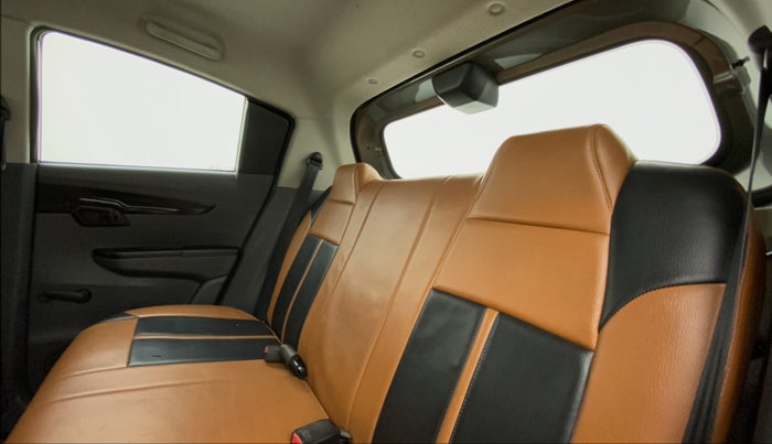 2017 Mahindra KUV 100 NXT K2 P 6 STR, Petrol, Manual, 21,732 km, Right Side Rear Door Cabin