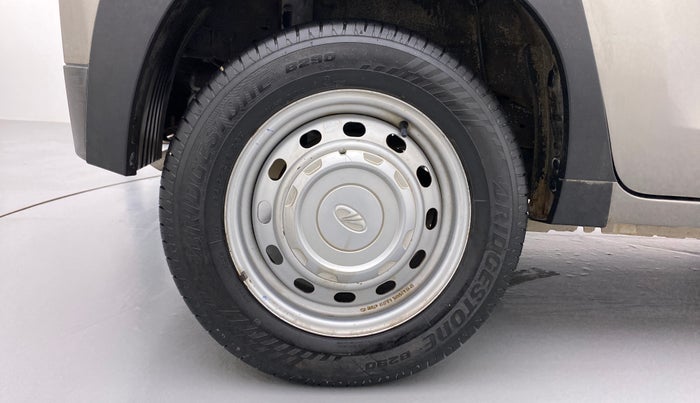 2017 Mahindra KUV 100 NXT K2 P 6 STR, Petrol, Manual, 21,732 km, Right Rear Wheel