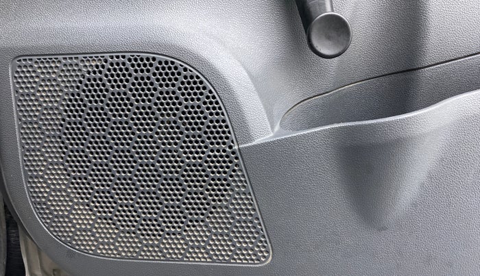 2017 Mahindra KUV 100 NXT K2 P 6 STR, Petrol, Manual, 21,732 km, Speaker