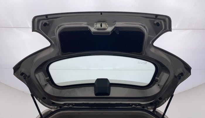 2017 Mahindra KUV 100 NXT K2 P 6 STR, Petrol, Manual, 21,732 km, Boot Door Open