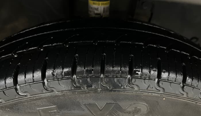 2016 Renault Kwid RXT 0.8, Petrol, Manual, 46,333 km, Right Front Tyre Tread