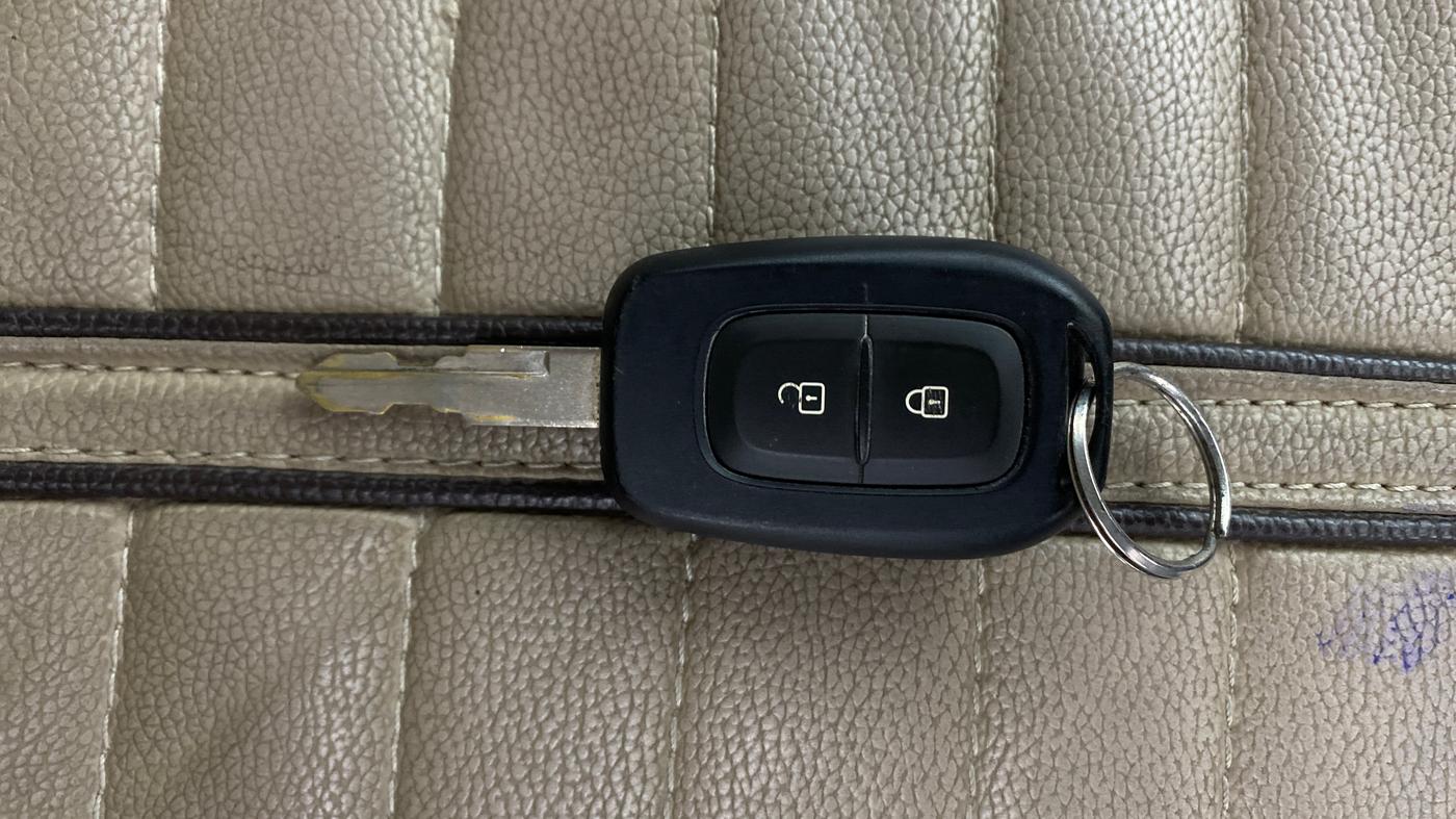 2017 Renault Kwid RXT 1.0, Petrol, Manual, 77,635 km, Key Close Up