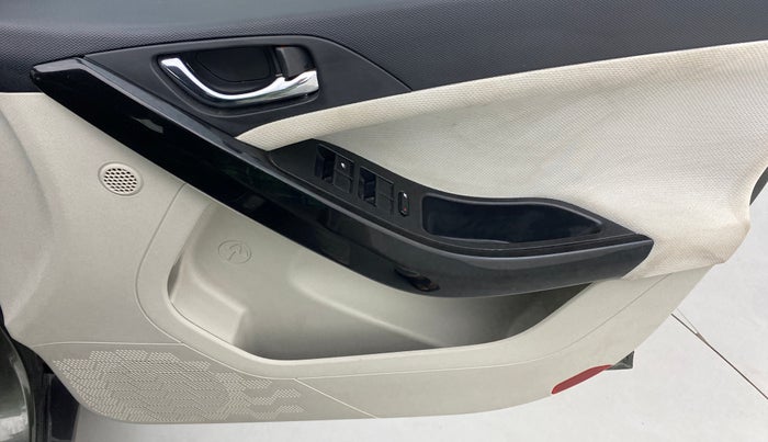 2021 Tata NEXON XZA PLUS PETROL DUAL TONE, Petrol, Automatic, 26,086 km, Driver Side Door Panels Control