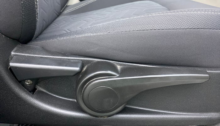 2021 Tata NEXON XZA PLUS PETROL DUAL TONE, Petrol, Automatic, 26,086 km, Driver Side Adjustment Panel