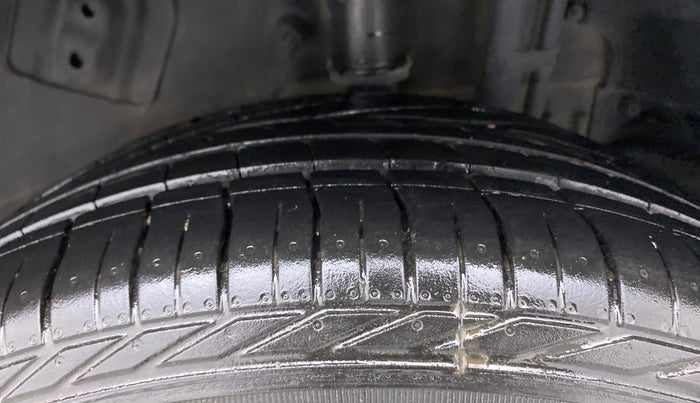 2021 Tata NEXON XZA PLUS PETROL DUAL TONE, Petrol, Automatic, 26,086 km, Left Rear Tyre Tread