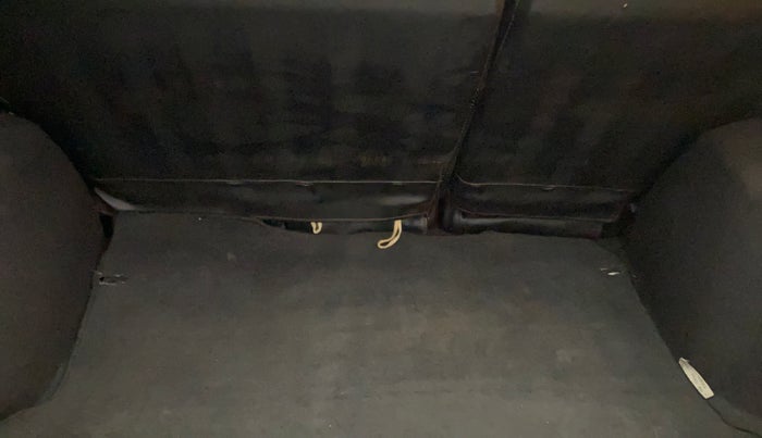 2014 Ford Ecosport TITANIUM 1.0L ECOBOOST, Petrol, Manual, 1,06,625 km, Boot Inside