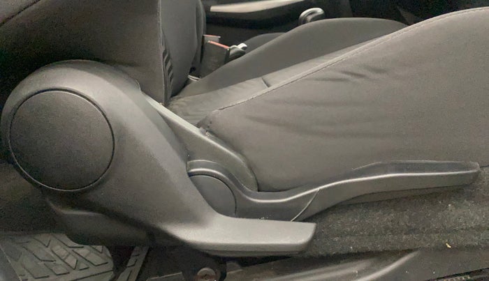 2022 Maruti Swift ZXI PLUS AMT DUAL TONE, Petrol, Automatic, 21,243 km, Driver Side Adjustment Panel