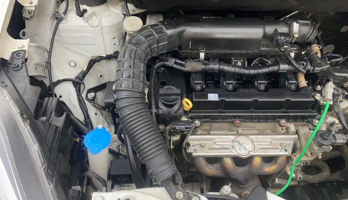 2022 Maruti Swift ZXI PLUS AMT DUAL TONE, Petrol, Automatic, 21,243 km, Engine View - Right