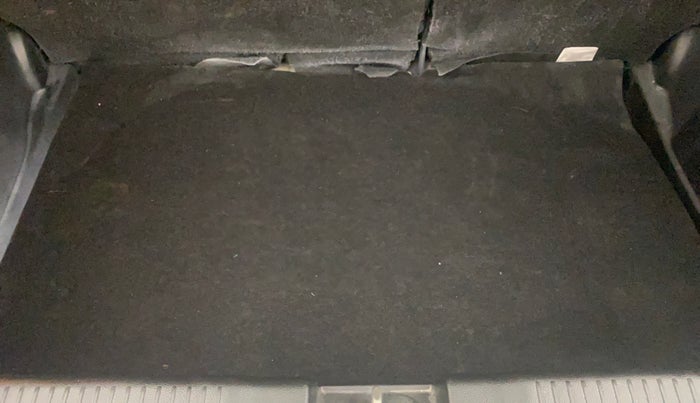 2022 Maruti Swift ZXI PLUS AMT DUAL TONE, Petrol, Automatic, 21,243 km, Boot Inside