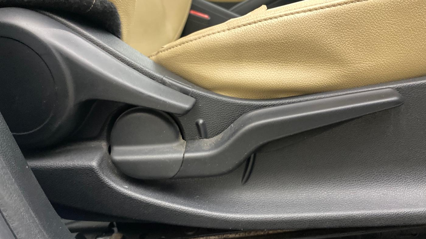 2020 Honda City 1.5L I-DTEC ZX, Diesel, Manual, 86,089 km, Driver Side Adjustment Panel