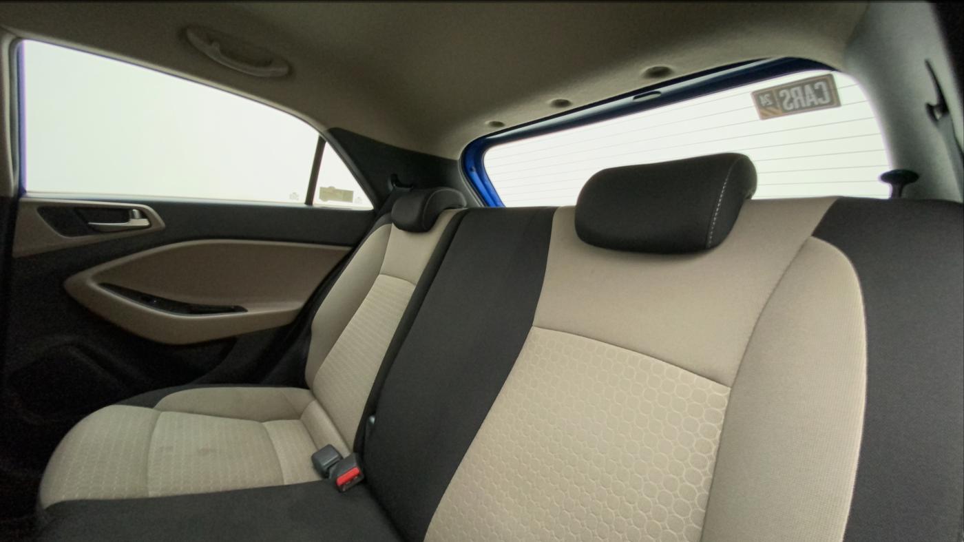 2016 Hyundai Elite i20 ASTA 1.4 CRDI (O), Diesel, Manual, 67,865 km, Right Side Rear Door Cabin