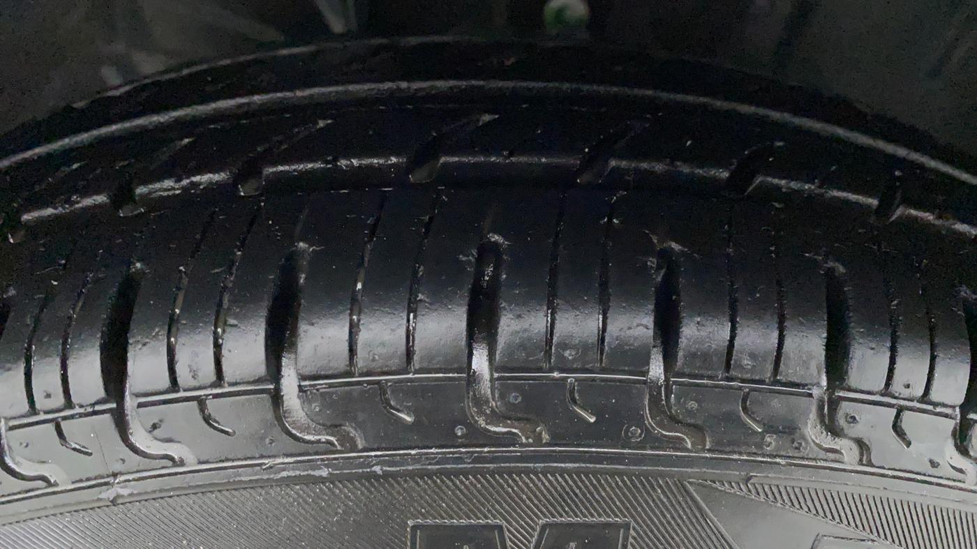 2018 Datsun Redi Go T (O), Petrol, Manual, 40,404 km, Left Front Tyre Tread