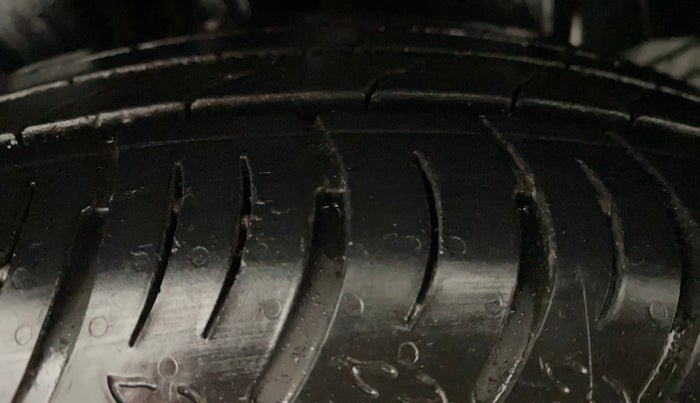 2022 Maruti XL6 ALPHA MT, Petrol, Manual, 11,457 km, Left Rear Tyre Tread