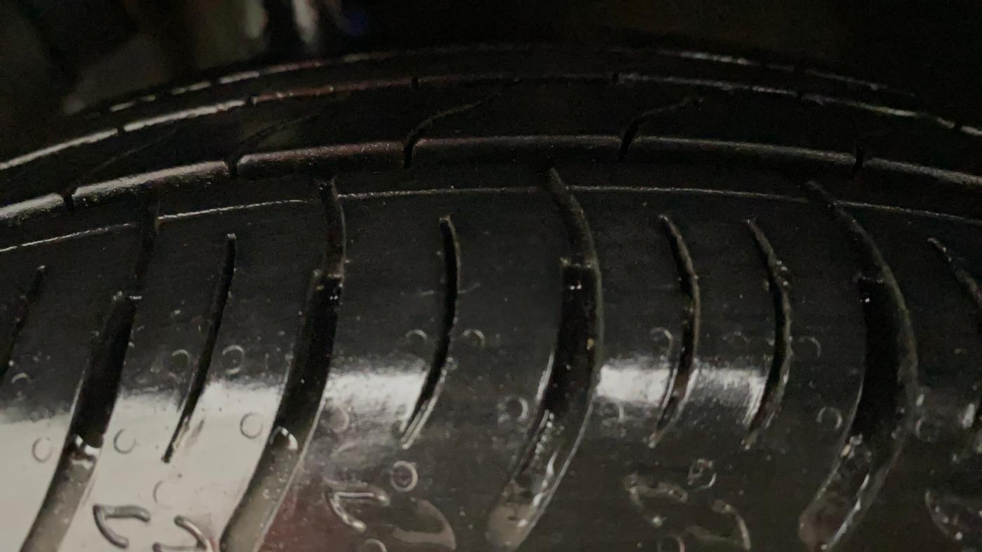 2022 Maruti XL6 ALPHA MT, Petrol, Manual, 11,457 km, Left Front Tyre Tread