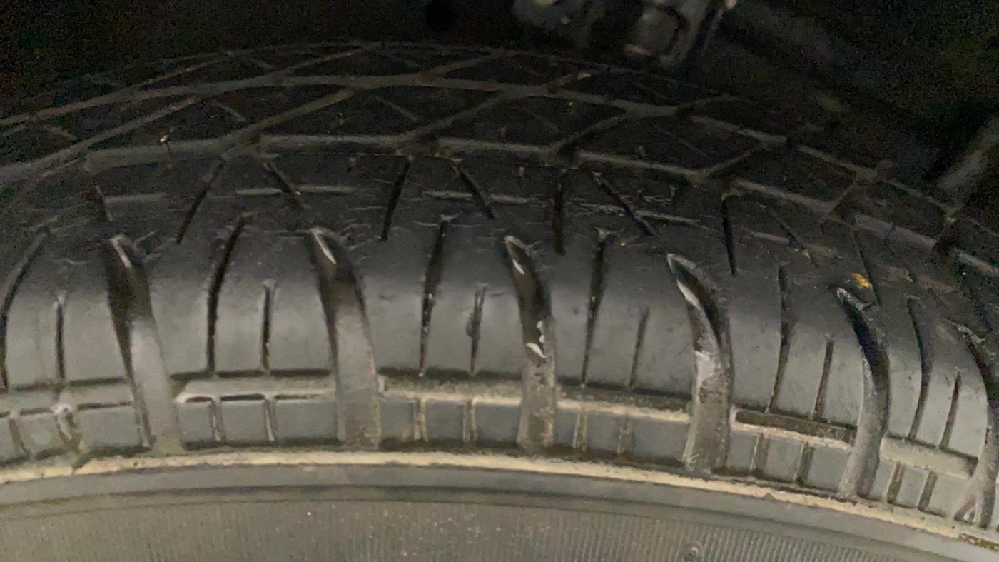 2015 Maruti Swift VXI, Petrol, Manual, 77,170 km, Right Rear Tyre Tread
