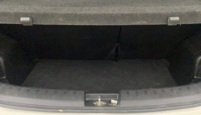 2015 Maruti Swift VXI, Petrol, Manual, 77,170 km, Boot Inside