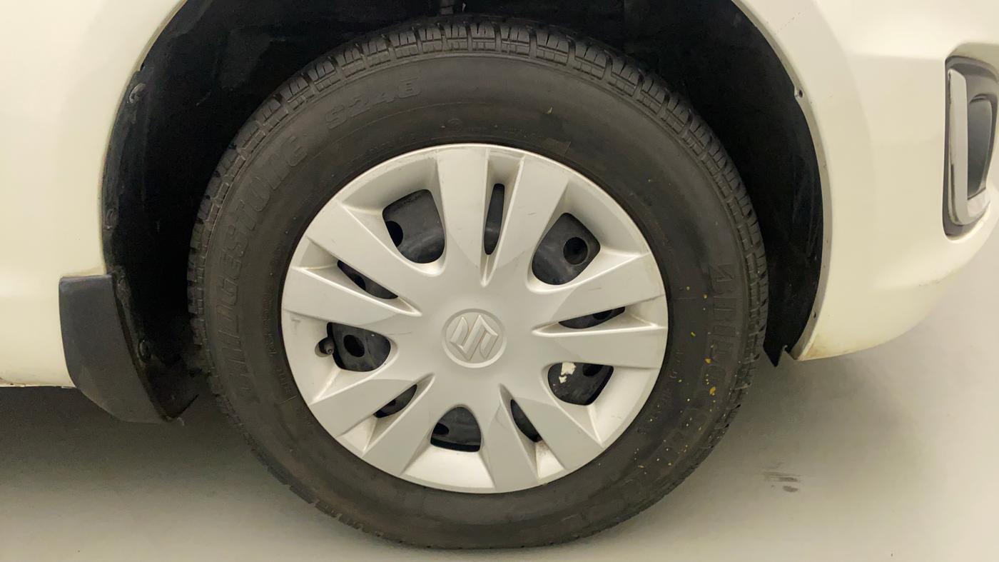 2015 Maruti Swift VXI, Petrol, Manual, 77,170 km, Right Front Wheel