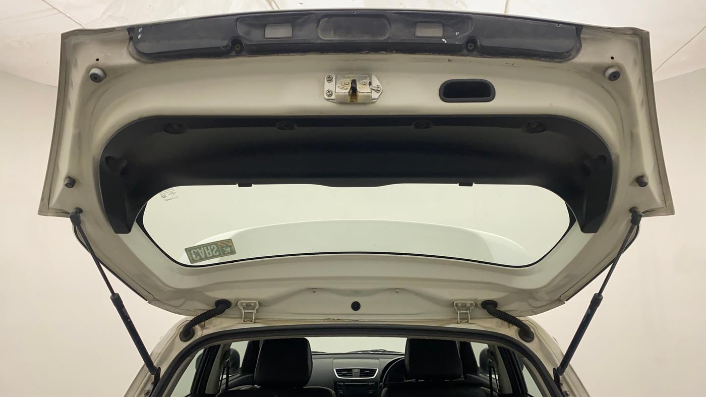 2015 Maruti Swift VXI, Petrol, Manual, 77,170 km, Boot Door Open