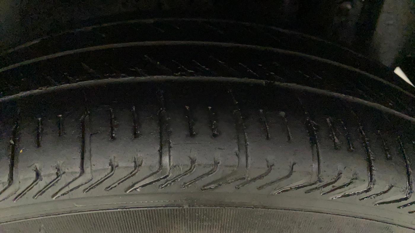 2015 Maruti Swift VXI, Petrol, Manual, 77,170 km, Left Rear Tyre Tread