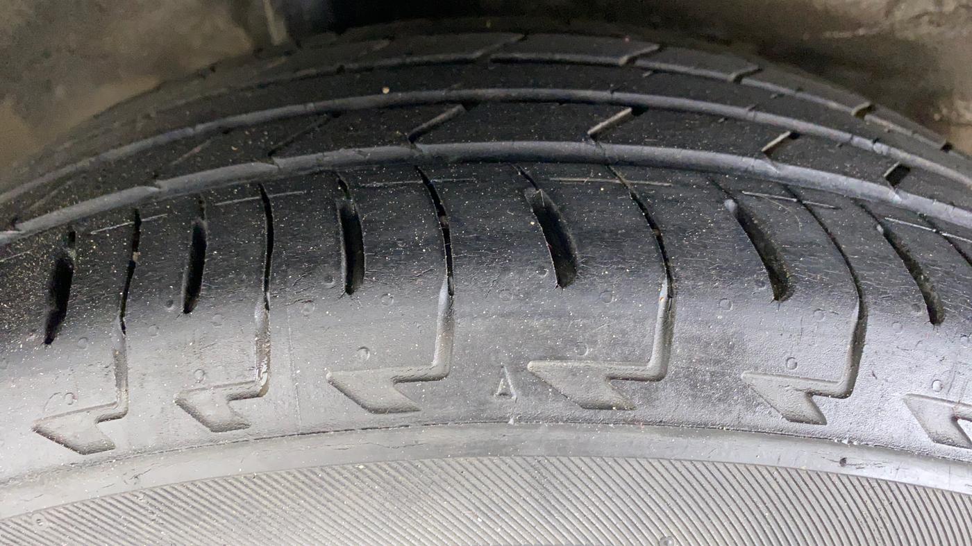 2017 Honda WR-V 1.2 i-VTEC VX MT, Petrol, Manual, 25,842 km, Right Rear Tyre Tread