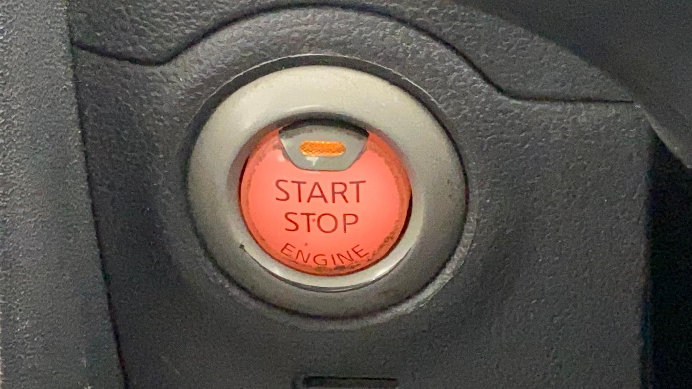 2016 Nissan Micra XV CVT, Petrol, Automatic, 1,18,740 km, Keyless Start/ Stop Button