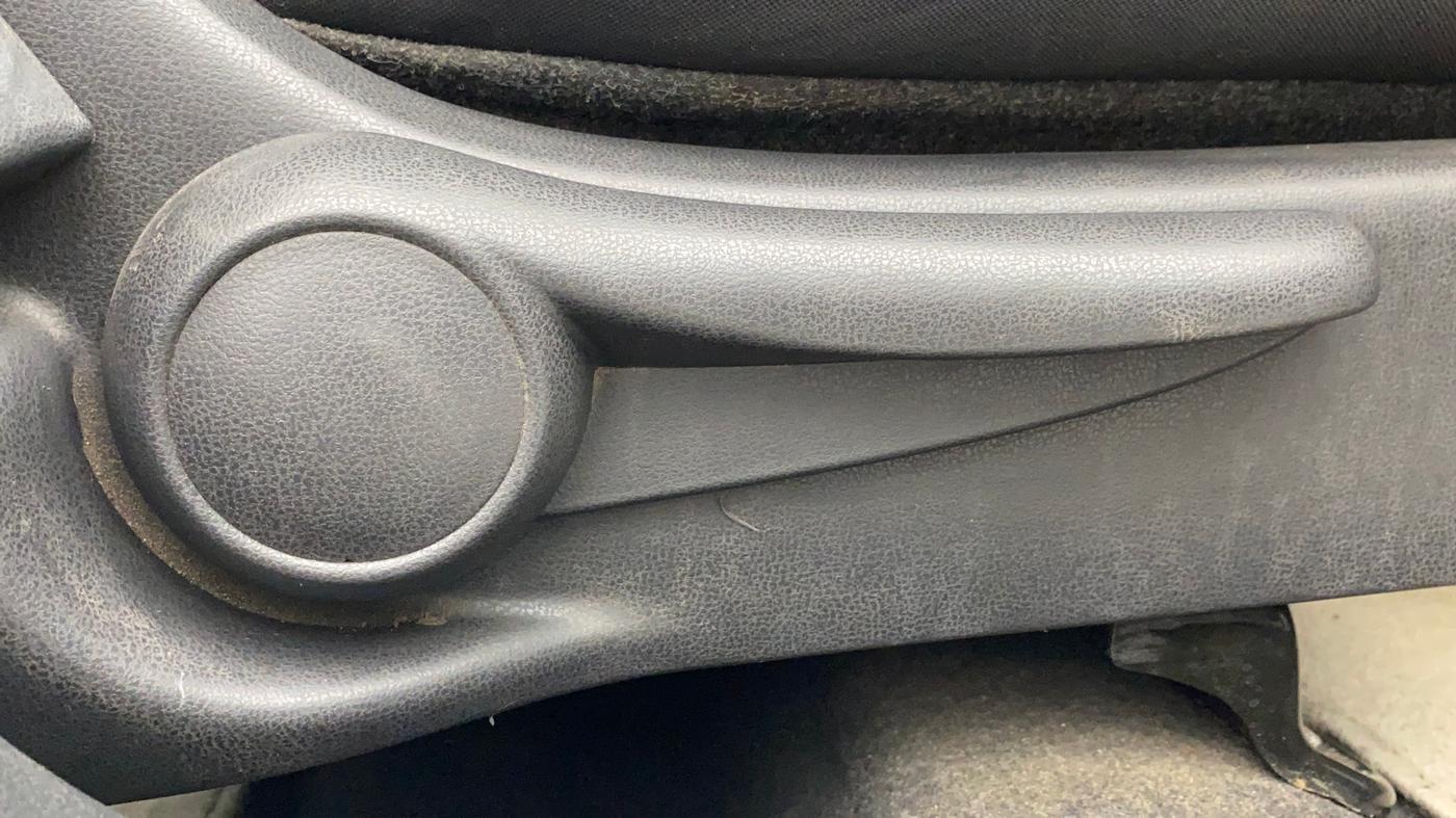 2016 Nissan Micra XV CVT, Petrol, Automatic, 1,18,740 km, Driver Side Adjustment Panel