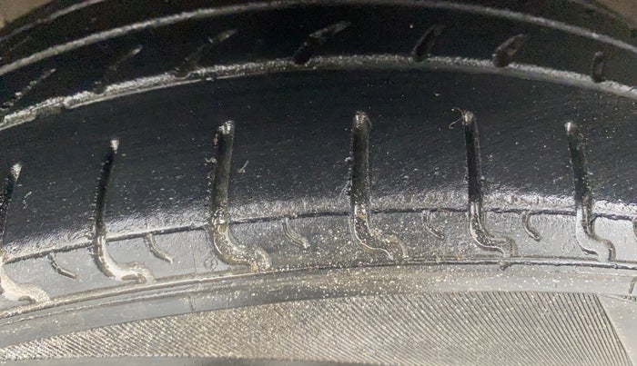 2018 Maruti Celerio ZXI AMT, CNG, Automatic, 95,798 km, Left Front Tyre Tread