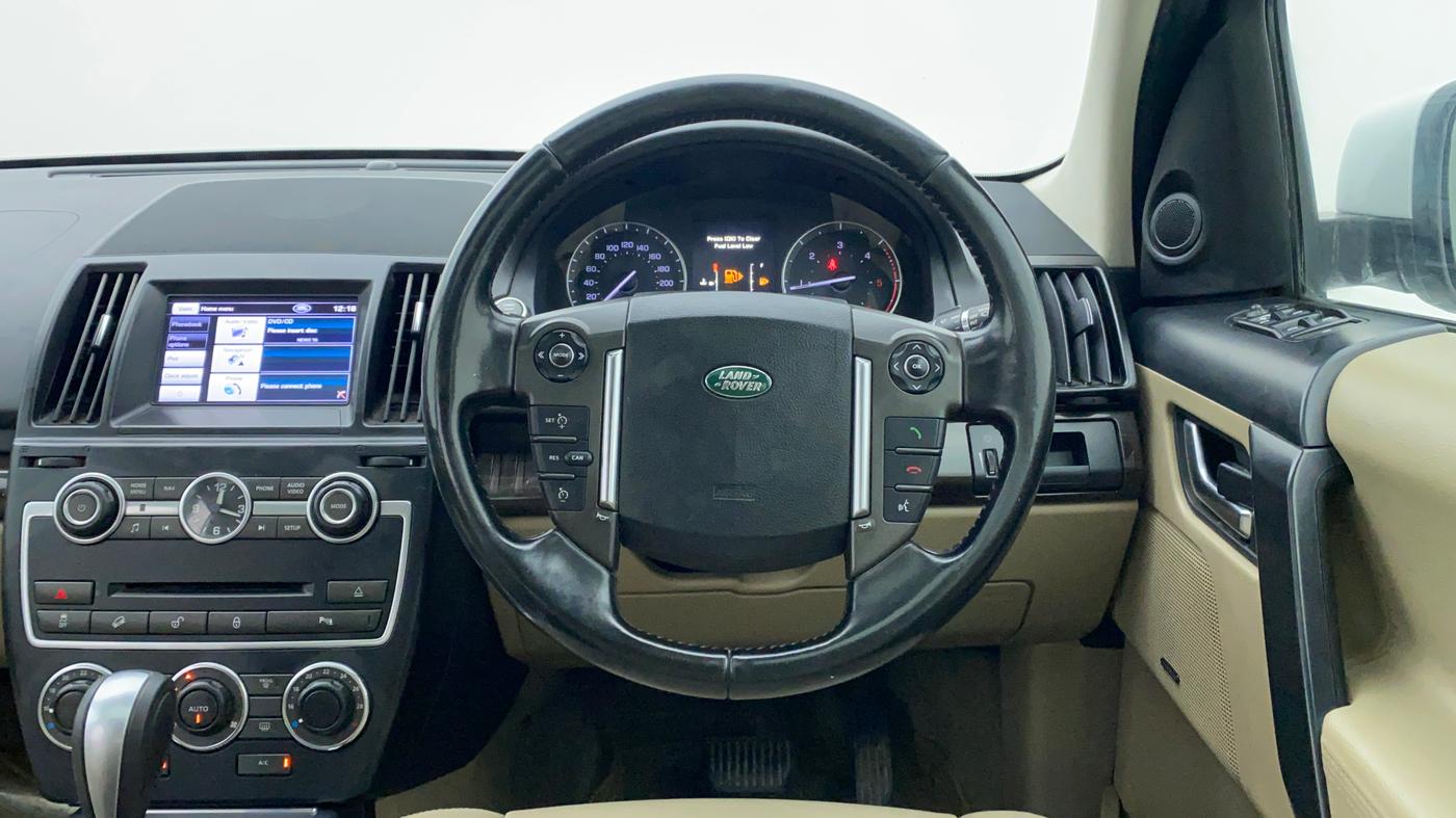 2014 Landrover Freelander 2 SD4 HSE, Diesel, Automatic, 1,19,150 km, Steering Wheel Close-up