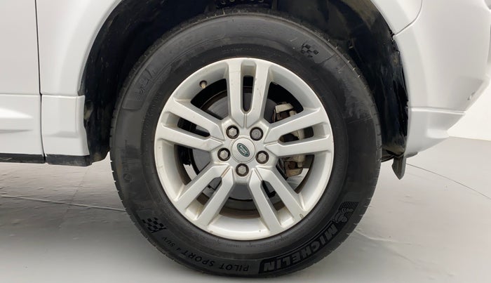 2014 Landrover Freelander 2 SD4 HSE, Diesel, Automatic, 1,19,150 km, Right Front Tyre